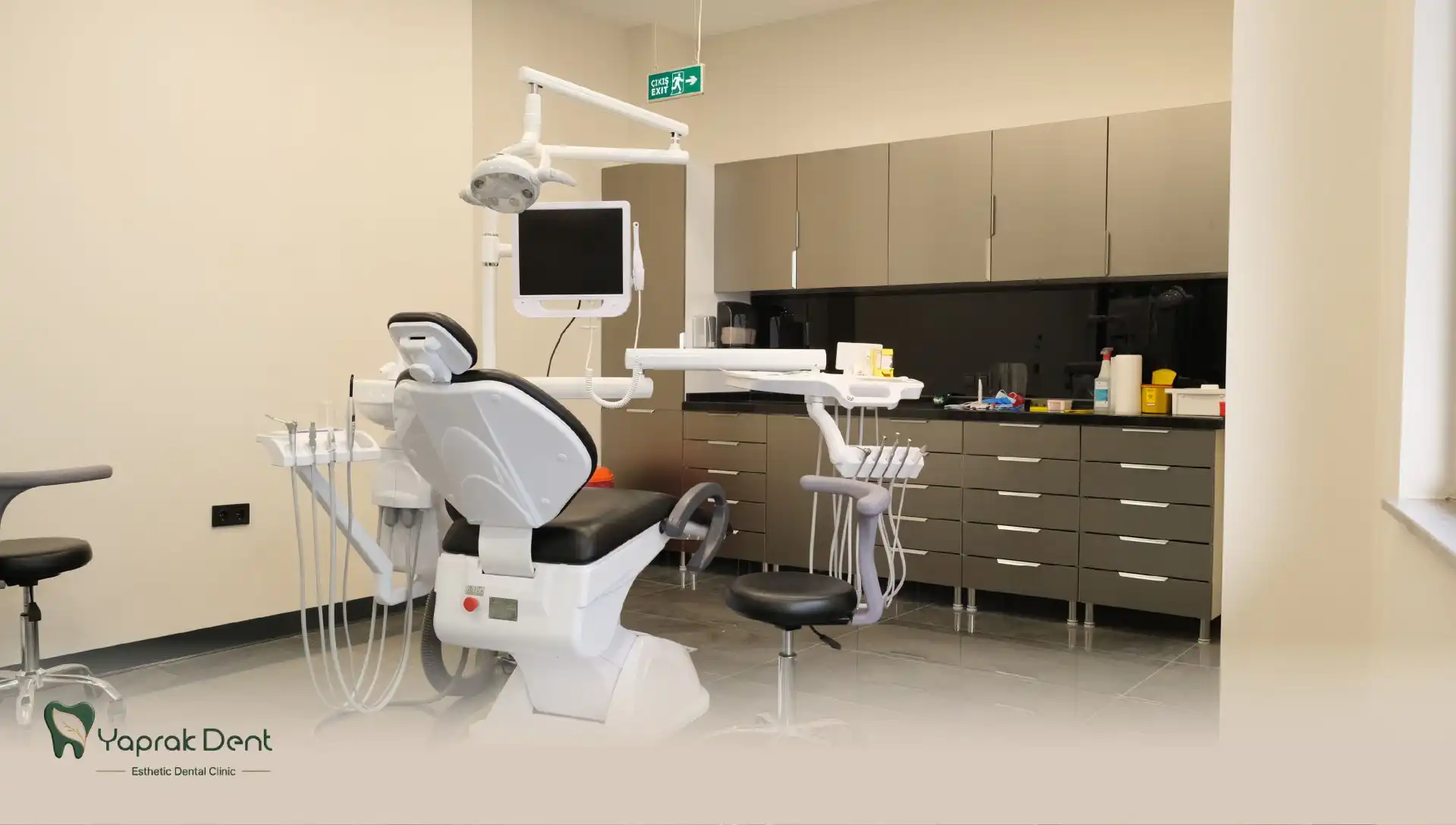Yaprak Dent treatment room